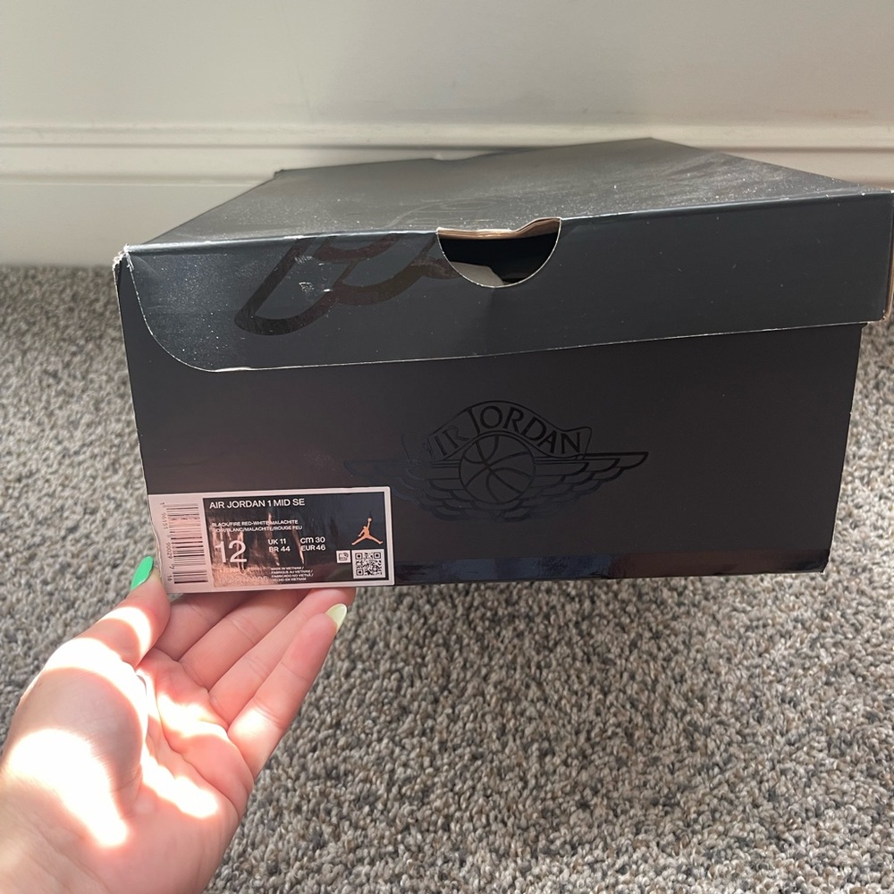 Jordan 1 Mid SE Black Box